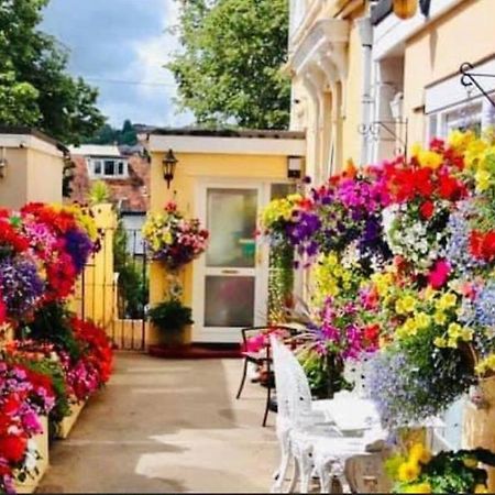 Crowndale Torquay - Exclusively For Adults Bed & Breakfast Ngoại thất bức ảnh