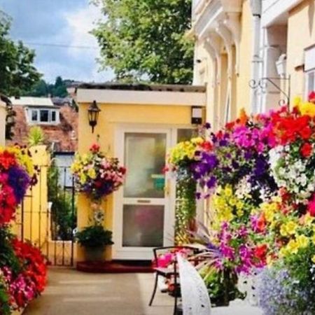 Crowndale Torquay - Exclusively For Adults Bed & Breakfast Ngoại thất bức ảnh